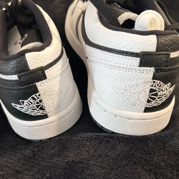 Women's Nike Air Jordan 1 Low SE Homage - Picture 2 of 7